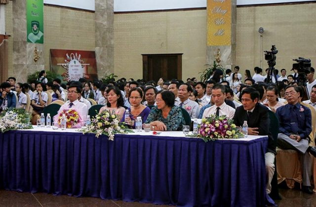 Ngay nha giao vn1