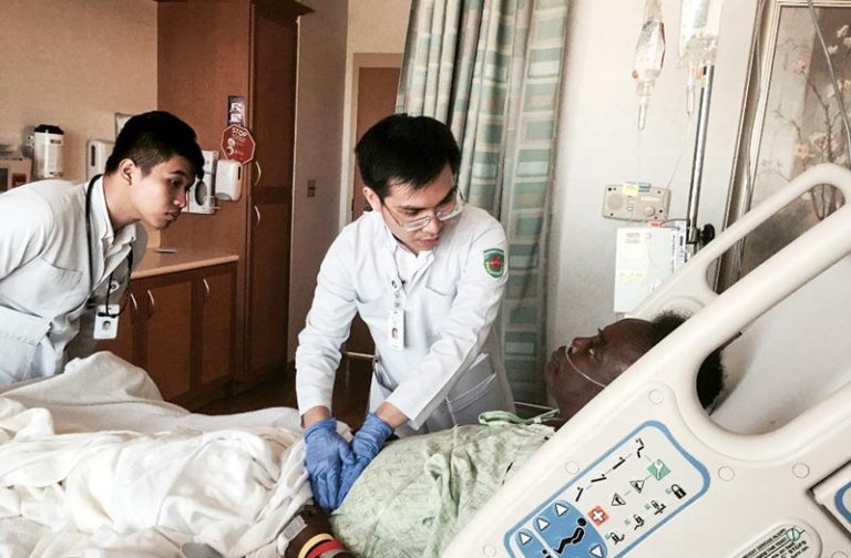Sinh viên y khoa Việt choáng ngợp với hệ thống chăm sóc y tế Mỹ