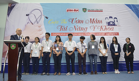 Lịch làm việc của sinh viên Việt Nam tại Bệnh viện Đại học Đông Á