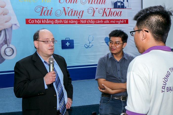 TS Talarico gởi các em học sinh trường THPT Năng khiếu Đại học Tân Tạo