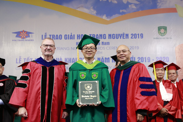 Đại học mở cánh cửa muôn màu