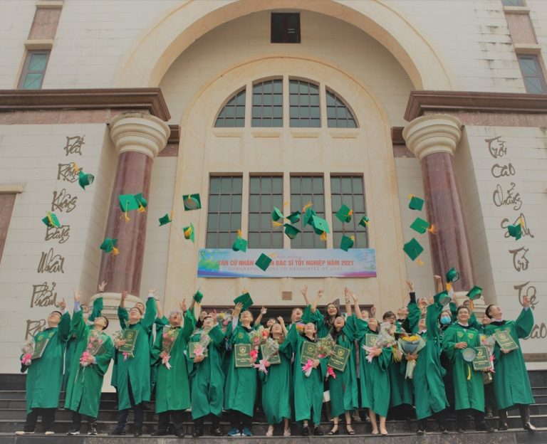 The new bachelor of Tan Tao University has 03 prestigious international scientific publications