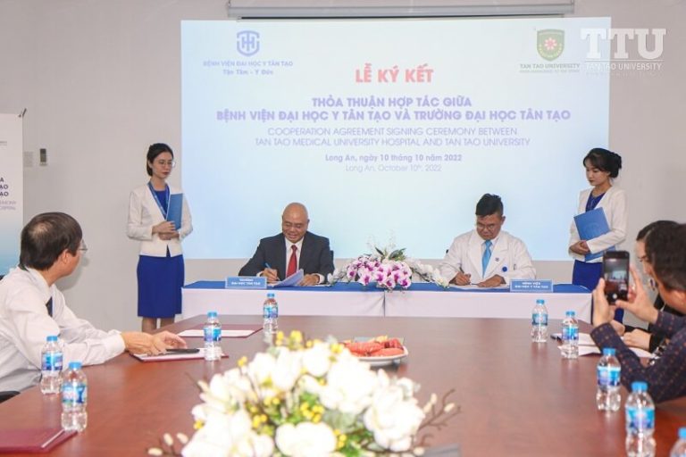 SIGNING AGREEMENT BETWEEN TAN TAO UNIVERSITY HOSPITAL AND TAN TAO UNIVERSITY