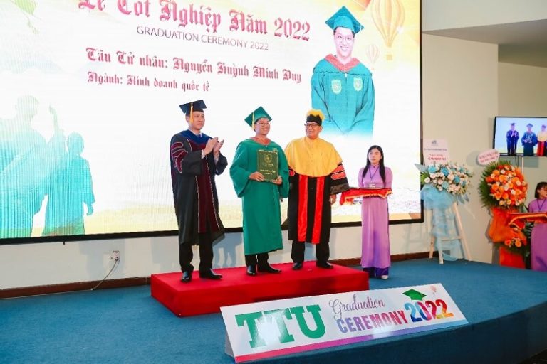 New Bachelor, Doctor TTU received a scholarship of 1000 USD from a US Professor.
