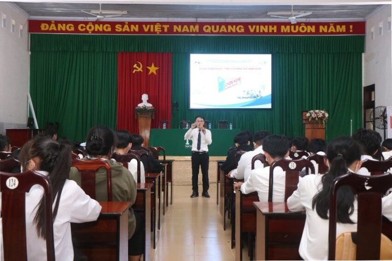 Workshop every week “Choose a happy profession”