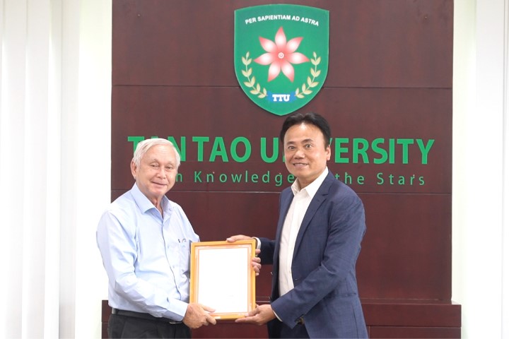 Đại học Tân Tạo trao quyết định bổ nhiệm Trưởng, Phó bộ môn chuyên môn Khoa Y