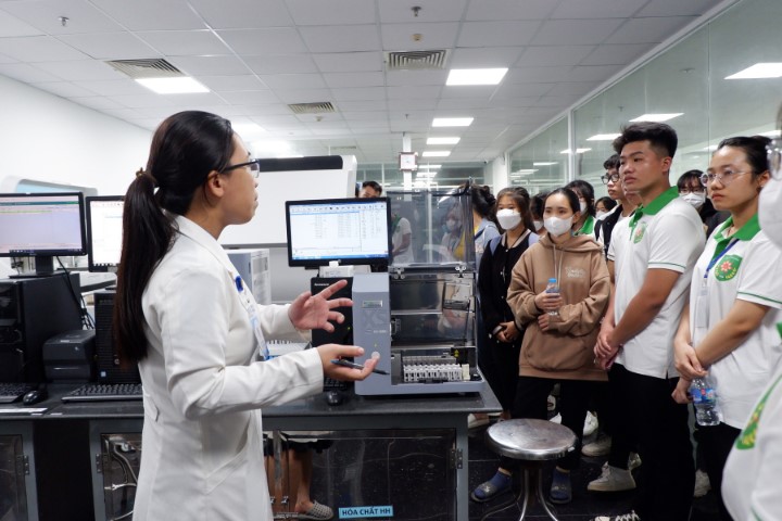 Field trip: Visiting, discovering business models