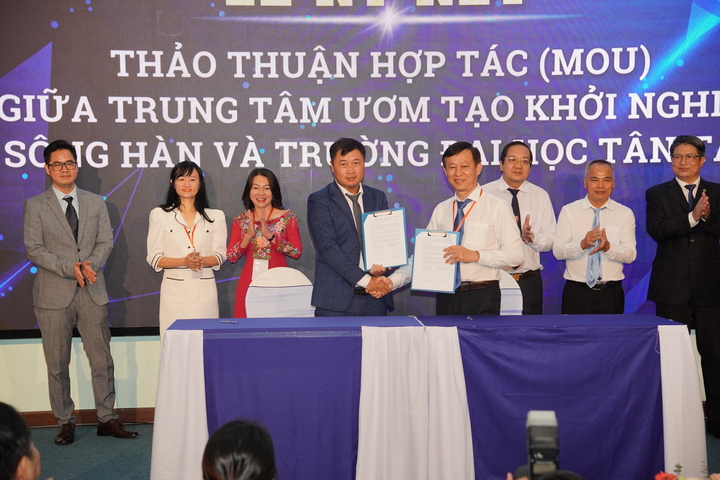 TTU signed a cooperation agreement with the Department of Science and Technology of Long An province, Vietnam Student Village and Songhan Incubator