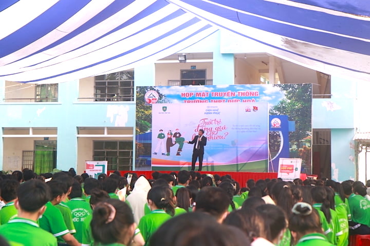 Workshop “Chọn nghề hạnh phúc – Tuổi trẻ đáng giá bao nhiêu” – THPT Đức Hòa (Long An)