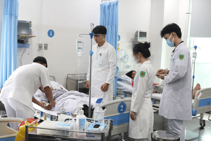 Trải nghiệm thực tế từ năm 2 cho sinh viên Y Khoa