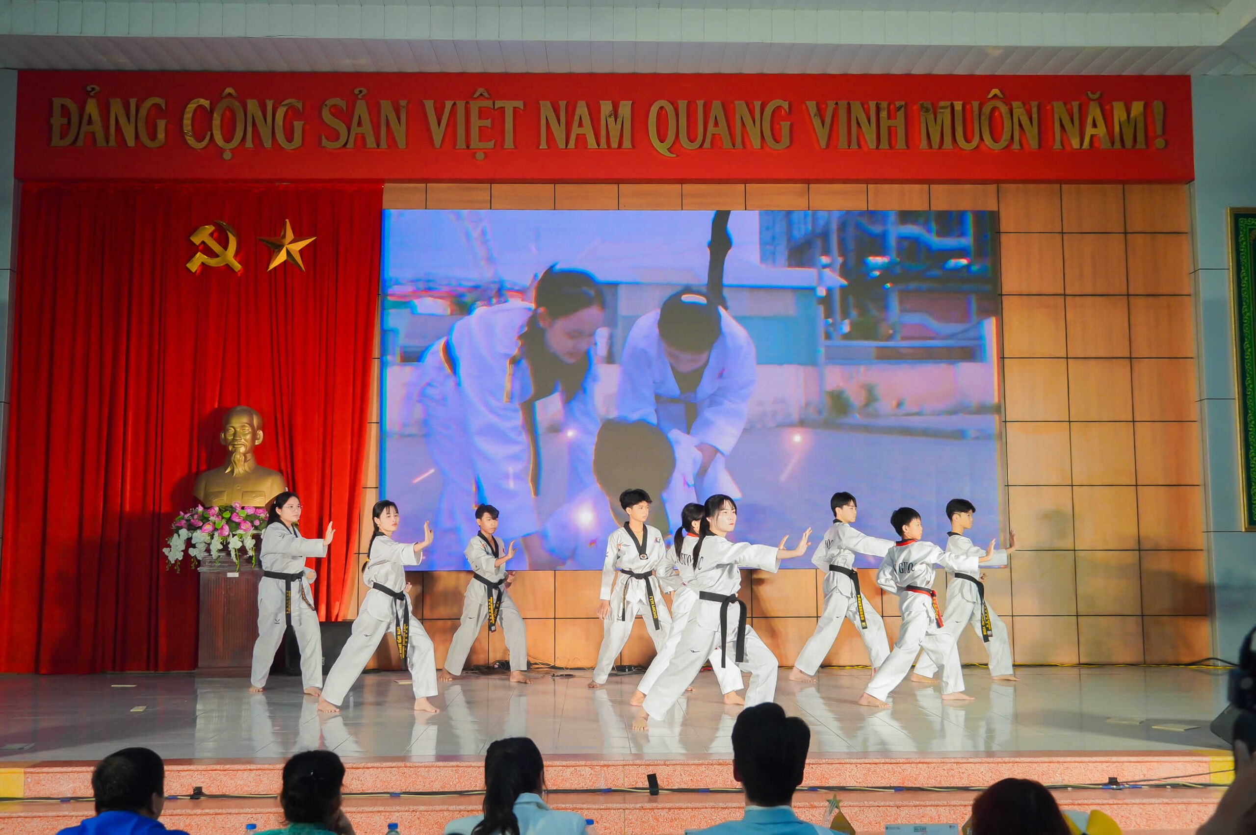 Tiết mục biểu diễn võ thuật tại Vòng Bán kết Long An's Got Talent Student lần 2, năm 2025
