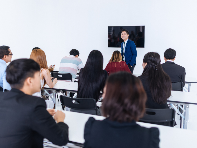 Lecturer/Researcher (Giảng viên/Nhà nghiên cứu)