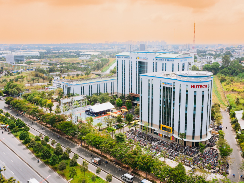 Ngành Trí Tuệ Nhân Tạo Học Trường Nào? Top 13 Trường Đào Tạo Tốt 11 Trường Đại Học Công Nghệ TP.HCM (HUTECH)